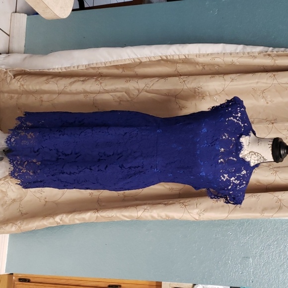 Dress - Picture 1 of 2